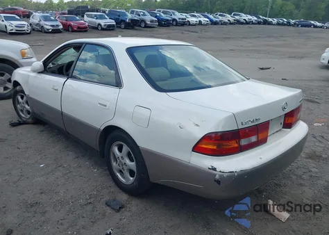 1998 Lexus Es 300 из США, поврежденный, VIN JT8BF28G7W5043183